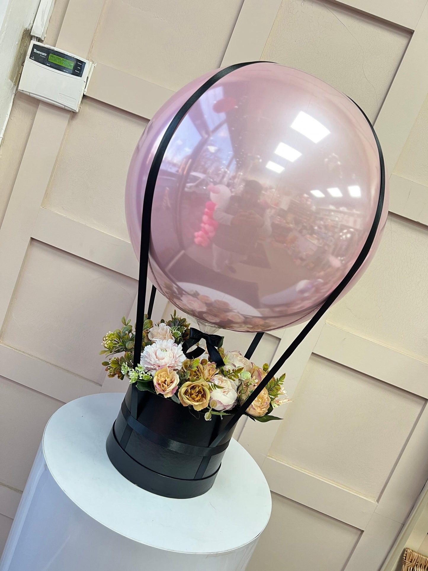 mothers Day Balloon / world best mum Balloon / Balloon Flower Bouquet Celebrate any special occasion or event with our Personalised Balloons – these will arrive to deliver happiness and delight for all ages.
Create the perfect surprisBalloon land uk ltdBalloon land uk ltd