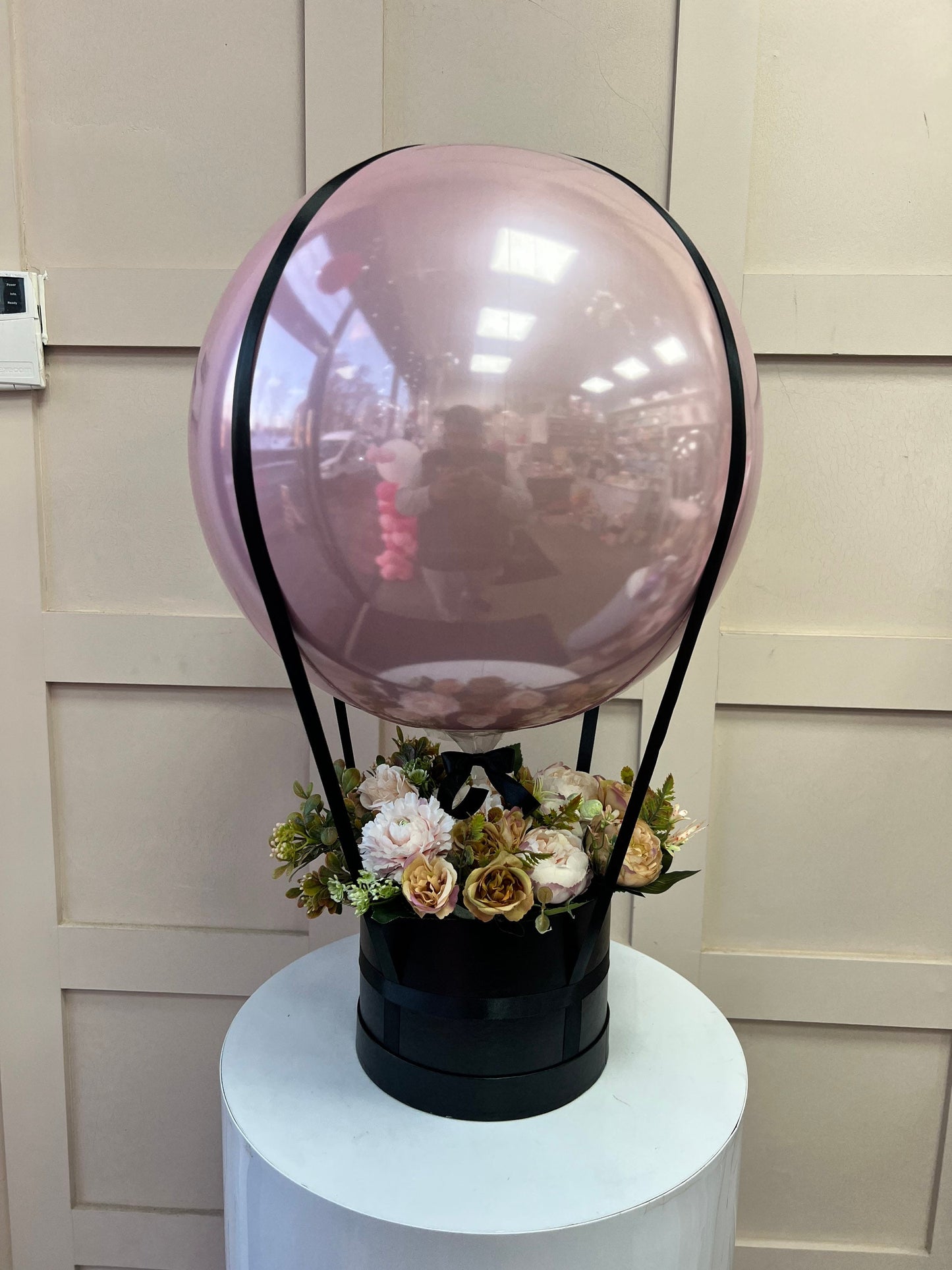 mothers Day Balloon / world best mum Balloon / Balloon Flower Bouquet Celebrate any special occasion or event with our Personalised Balloons – these will arrive to deliver happiness and delight for all ages.
Create the perfect surprisBalloon land uk ltdBalloon land uk ltd