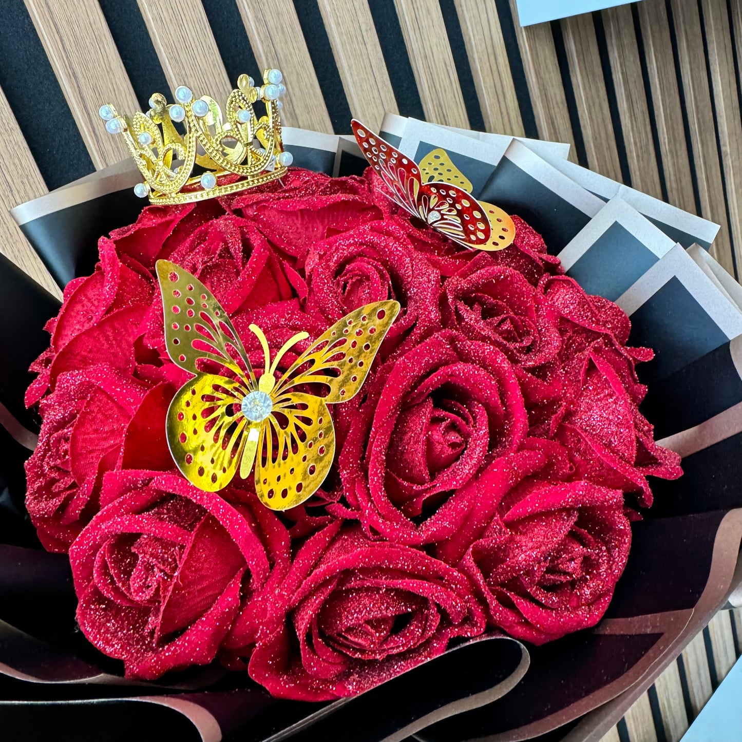 Red Glitter Roses Bouquet