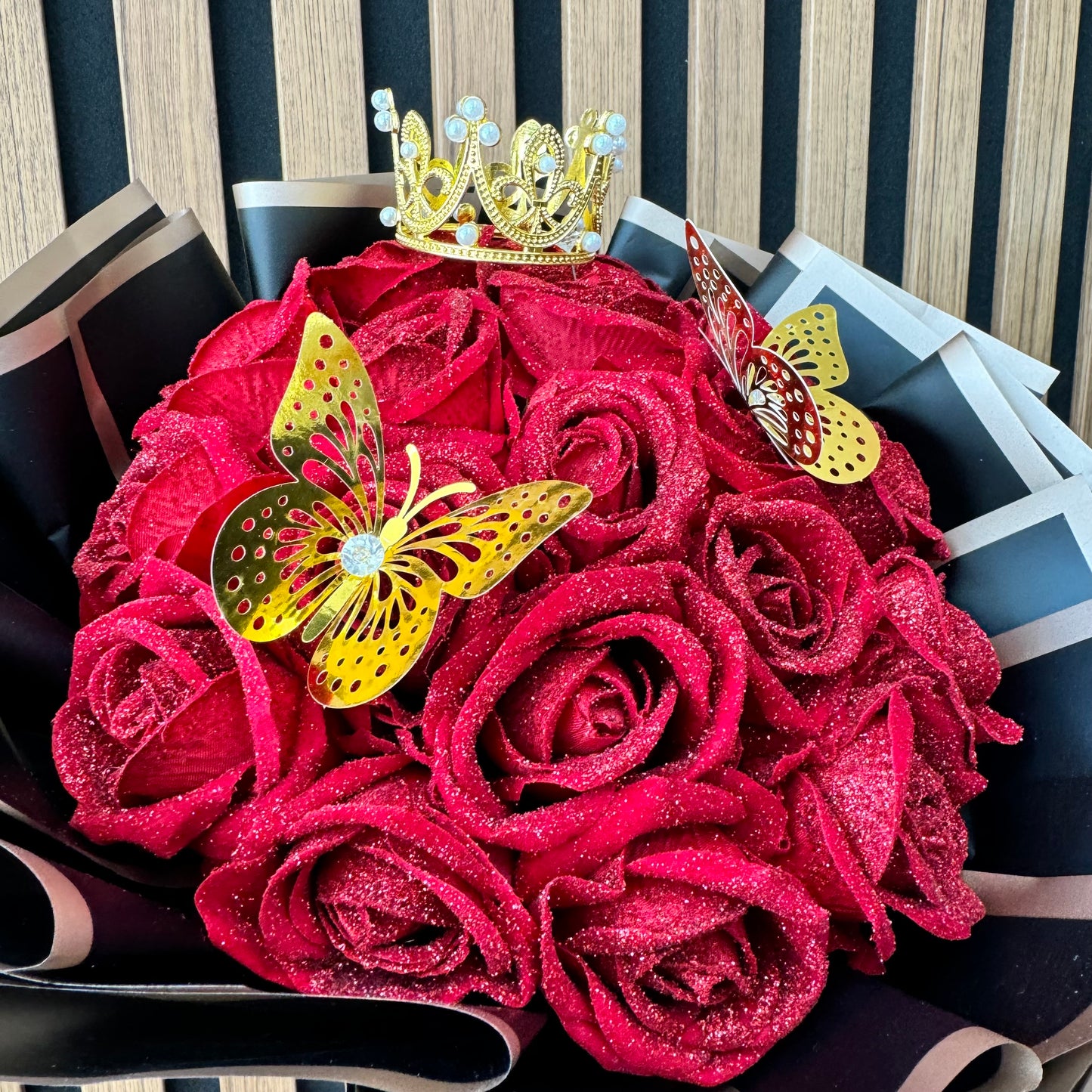 Red Glitter Roses Bouquet