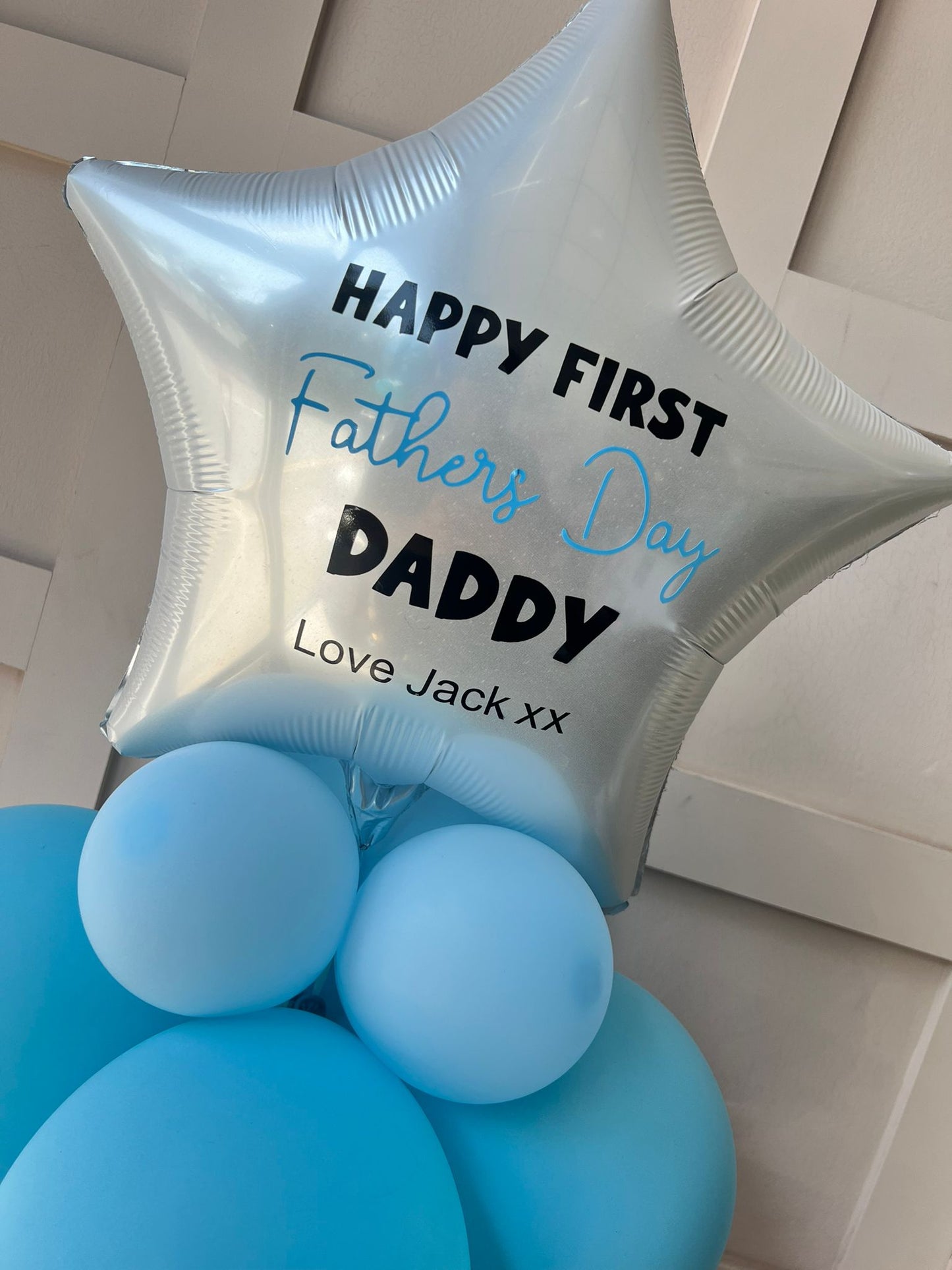 Fathers Day Table Top Balloon Bunch