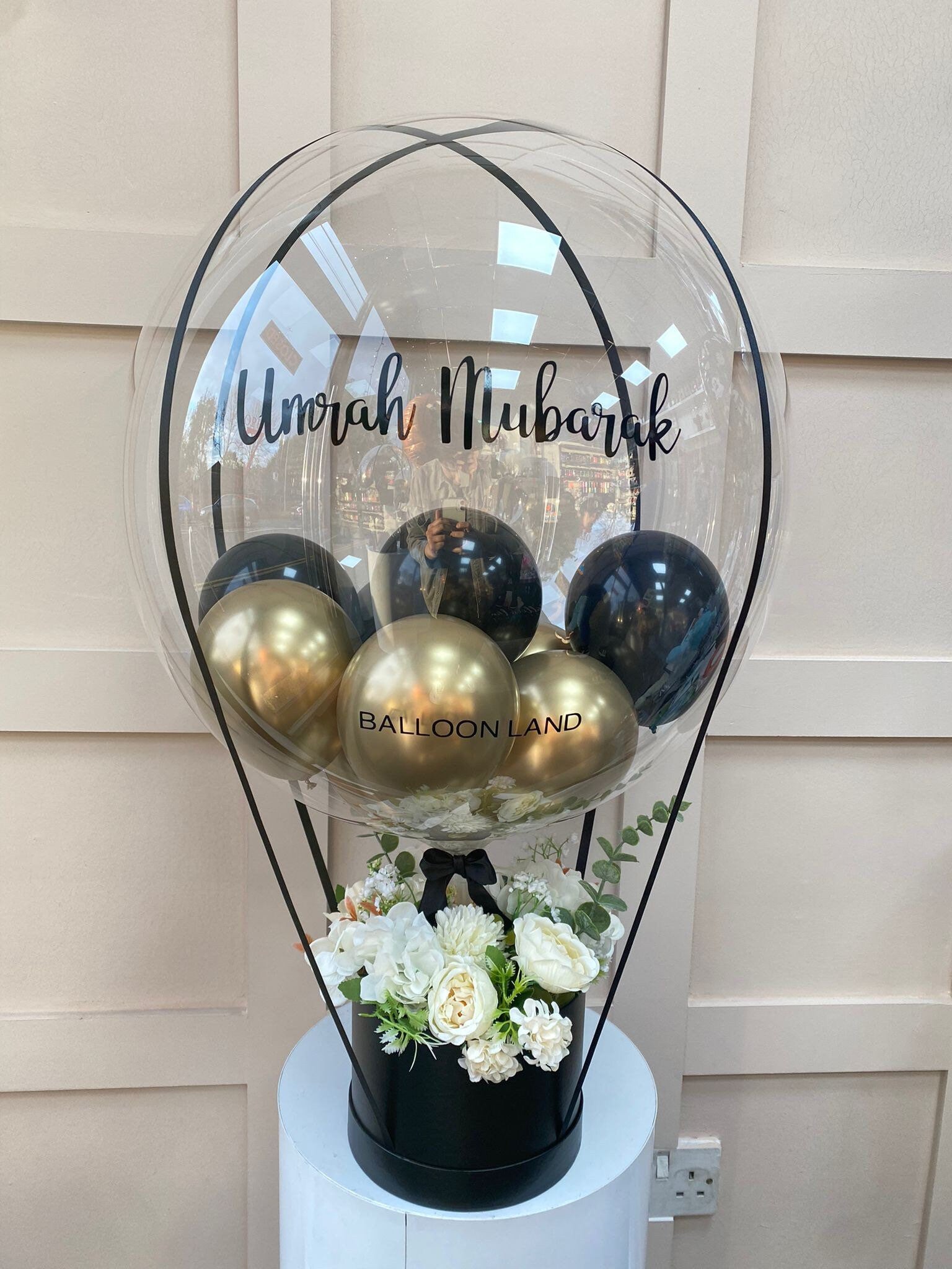 Umrah Mubarak Balloon x Flower Bouquet Customised Balloon / Perfect foCelebrate any special occasion or event with our Personalised Balloons – these will arrive to deliver happiness and delight for all ages.

Create the perfect surprisBalloon land uk ltdBalloon land uk ltd