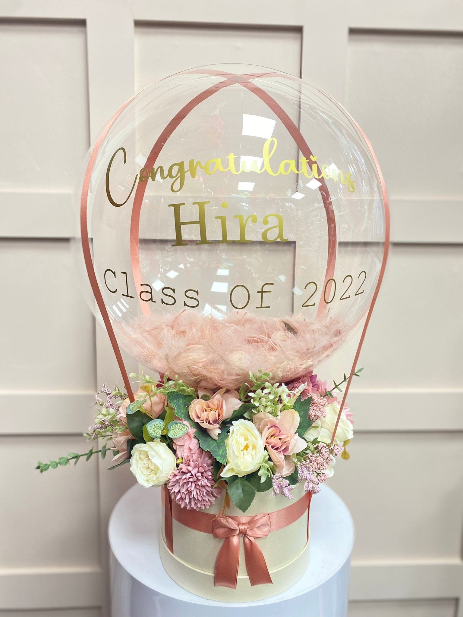 Graduation Balloon x Flower Bouquet Customised Balloon / Perfect for aCelebrate any special occasion or event with our Personalised Balloons – these will arrive to deliver happiness and delight for all ages.

Create the perfect surprisBalloon land uk ltdBalloon land uk ltd