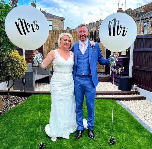 Mr & Mrs Balloon Customised Balloon / Perfect for a Newly Wed / Personalised to your choice / Next Day Delivery