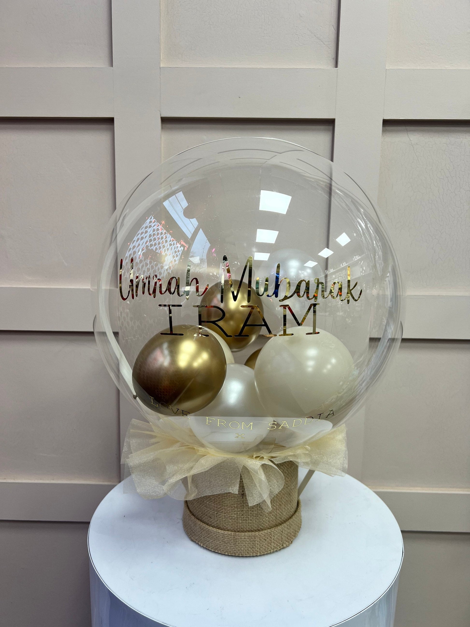 Umrah Mubarak Balloon Hat Box Customised Balloon / Perfect for a UmrahCelebrate any special occasion or event with our Personalised Balloons – these will arrive to deliver happiness and delight for all ages.

Create the perfect surprisBalloon land uk ltdBalloon land uk ltd