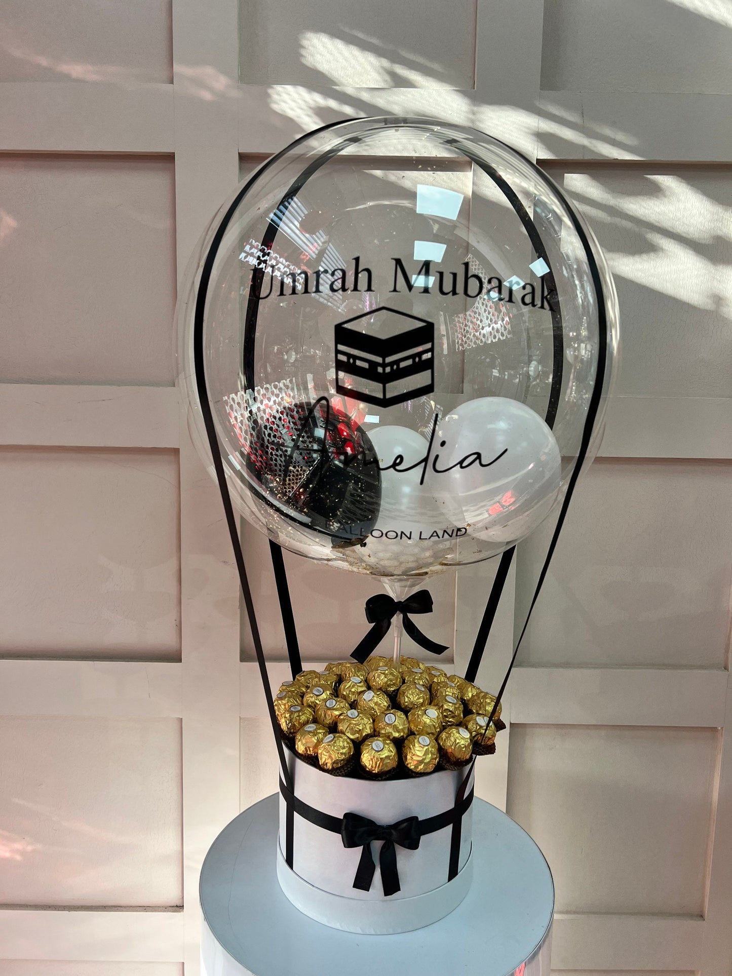 Umrah Mubarak Balloon x Chocolate Bouquet / Perfect for a Umrah ReturnCelebrate any special occasion or event with our Personalised Balloons – these will arrive to deliver happiness and delight for all ages.

Create the perfect surprisBalloon land uk ltdBalloon land uk ltd