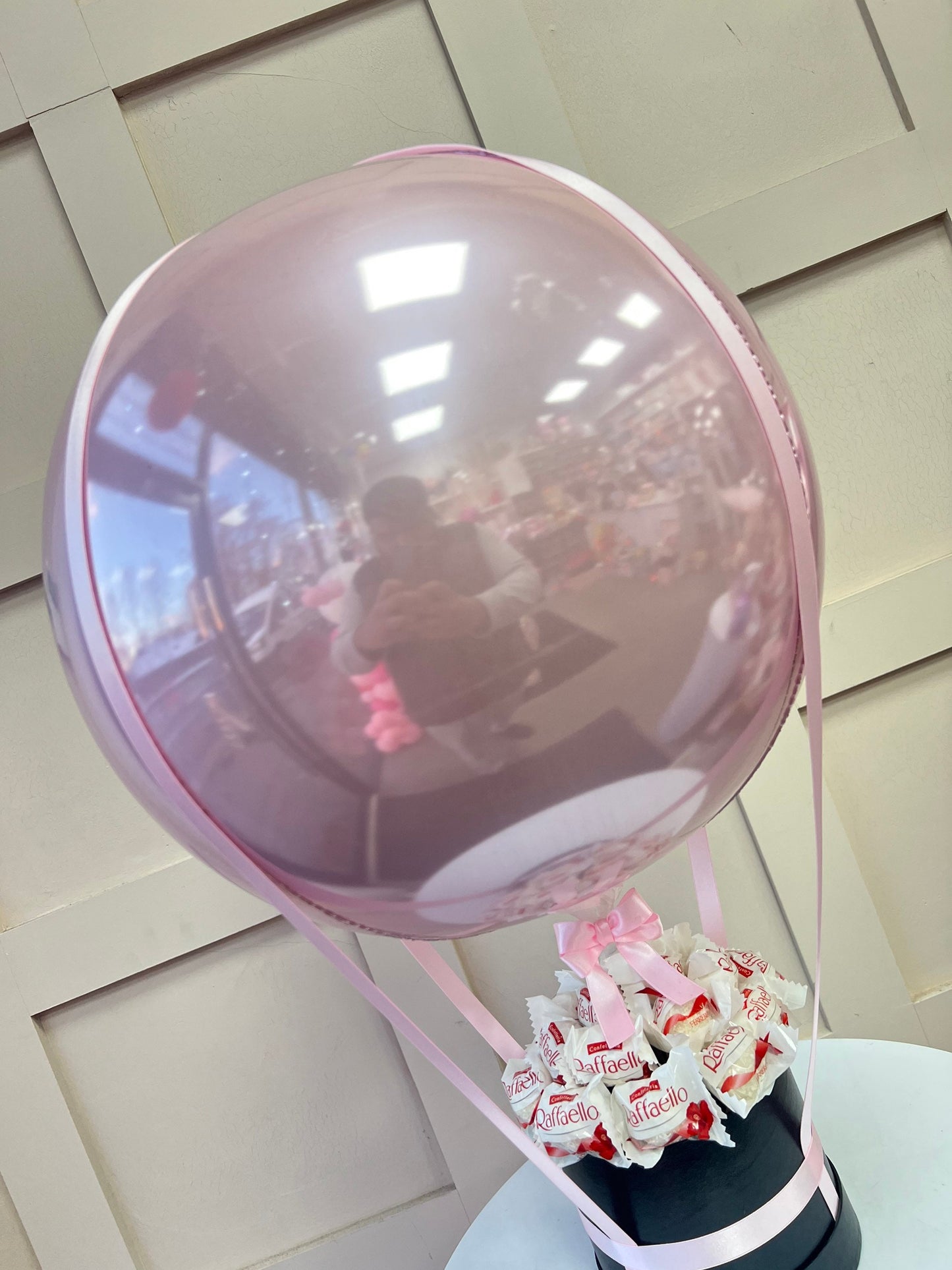 Mothersday balloon hot air balloon with chocolateCelebrate any special occasion or event with our Personalised Balloons – these will arrive to deliver happiness and delight for all ages.

Create the perfect surprisBalloon land uk ltdBalloon land uk ltd