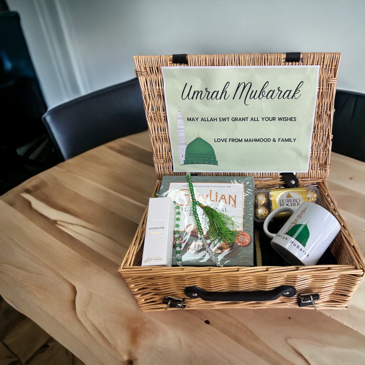 Umrah Mubarak Hamper Customised Hamper / Perfect for a Umrah Return Gift / Personalised to your choice / Next Day Delivery